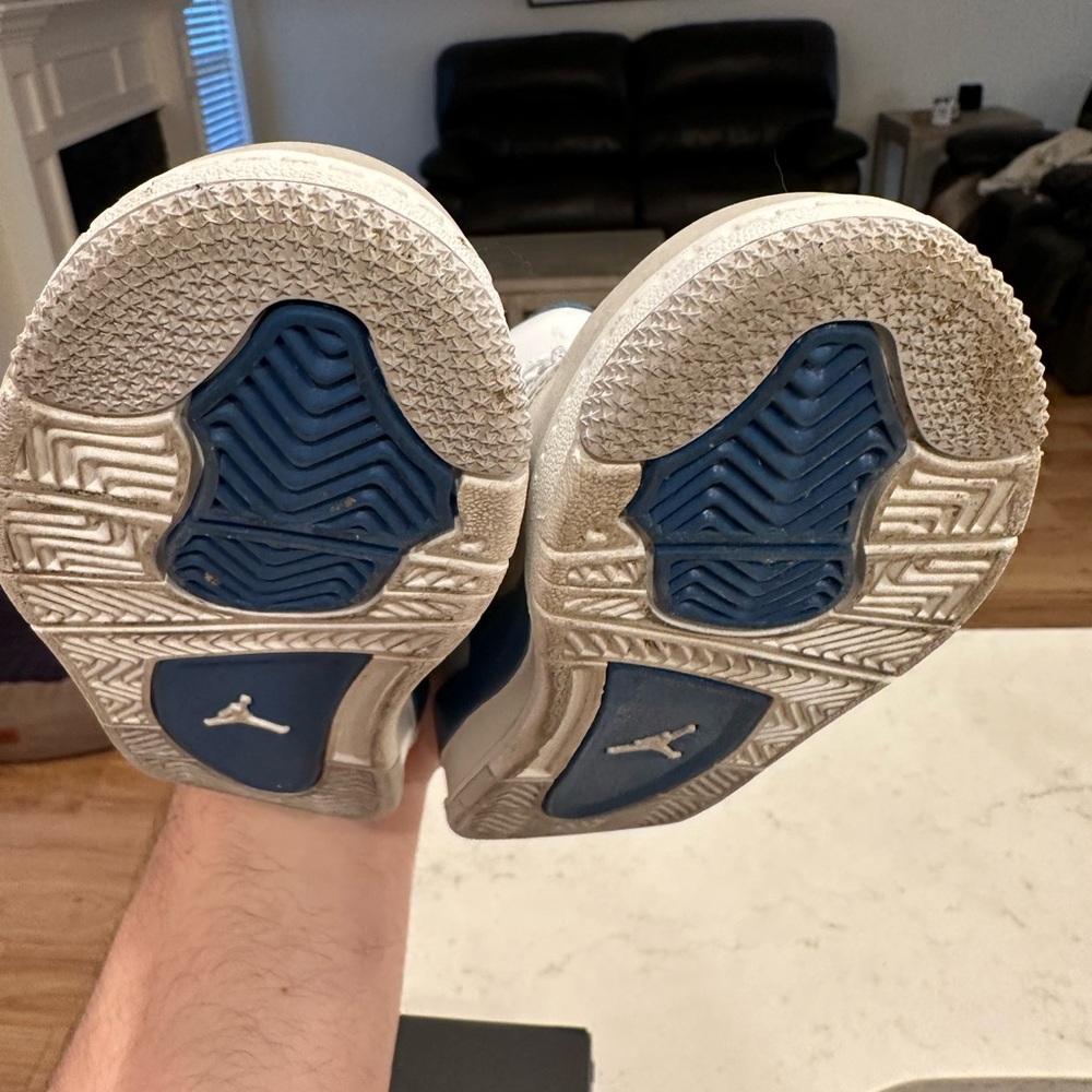 Jordan Retro 4 Military Blue - Picture 9 of 10